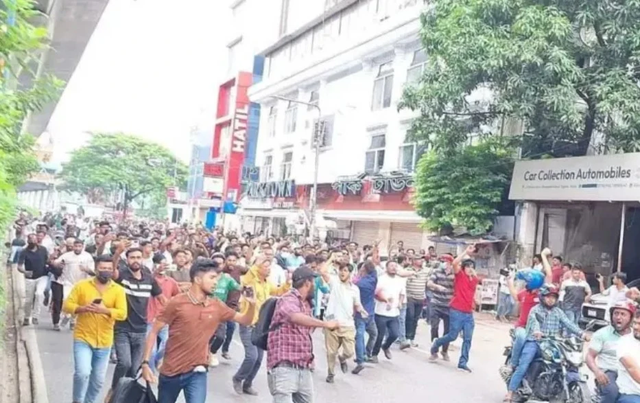 ঢাকায় আওয়ামী লীগের বিশাল মিছিল নিয়ে যা জানা গেল